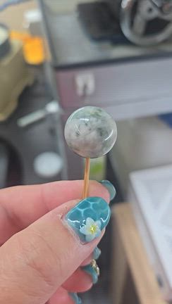 霊視をして原石からお造りさせて頂きました！糸魚川ラベンダー翡翠ペンダント⭐の記事動画