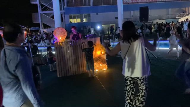 市民プールがパリピの記事動画