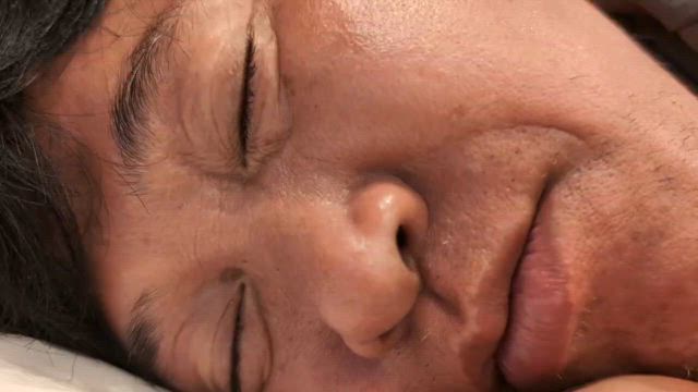 寝てる時の記事動画