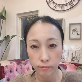 正しい化粧水の塗り方の画像