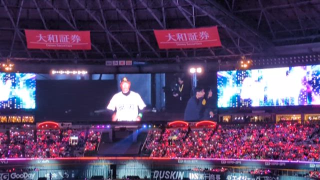 小室哲哉さん、サプライズで登場！の記事動画