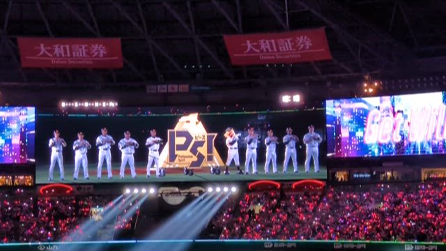 小室哲哉さん、サプライズで登場！の記事動画