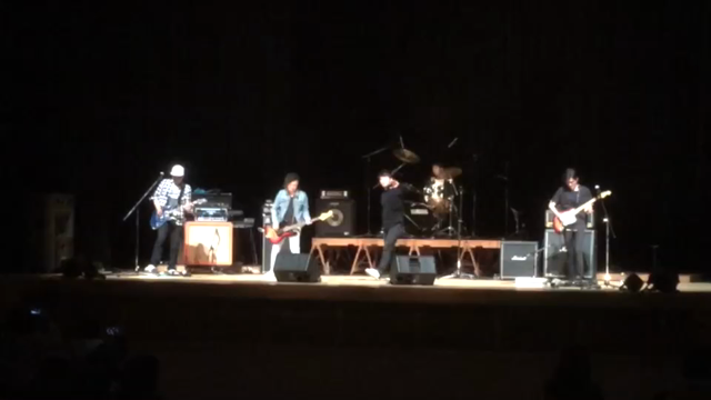 髪と神の記事動画