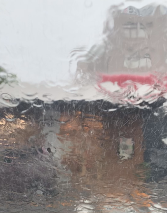 姉さん事件です！梅雨でメイクが崩れます！の記事動画