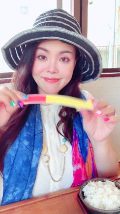 沖縄北谷で見つけた癒しの味牛そば×アサイーの贅沢カフェの記事動画