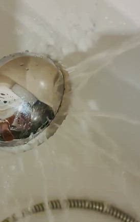 シャワーヘッドが壊れてる…の記事動画