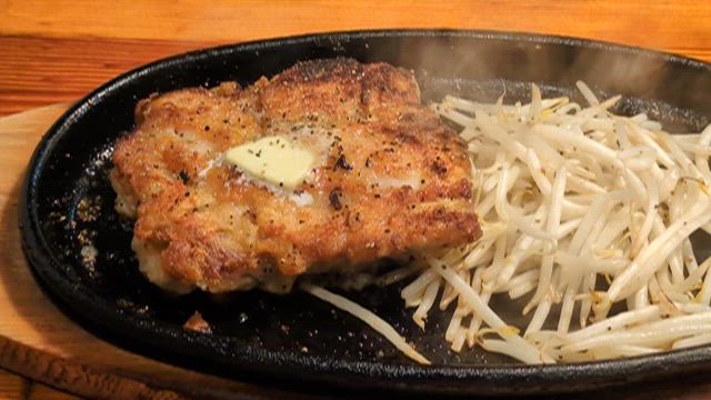 今回はガーリックチキンと牛汁を！！の記事動画