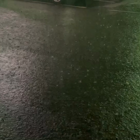 今夜もよく降っていますの画像