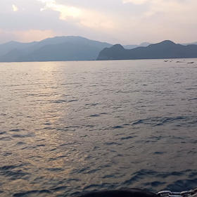屋形島沖を走る真徳丸よりの画像