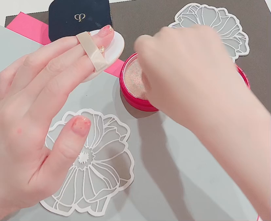 諭吉の価値❤️クレドポーとそっくりのクッションファンデの記事動画