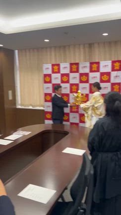 山鹿市役所　表敬訪問の記事動画
