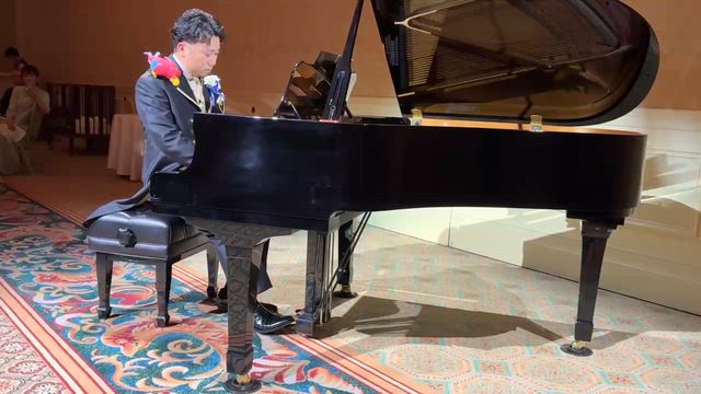 卒業生の生徒さんの結婚式でのピアノ演奏♪の記事動画