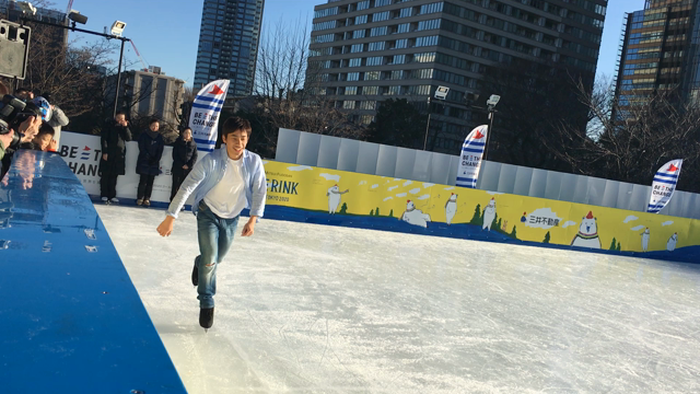 東京ミッドタウンアイスリンクオープニングイベント織田信成さんの華麗なジャンプ動画の記事動画