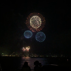 振り返る楽しさの画像