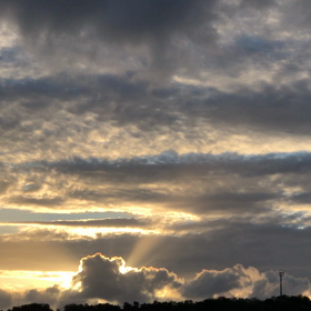 夕方の空   夕陽(=^ェ^=)☘️の画像