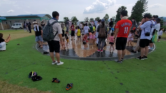 『ひまわりの丘公園』。の記事動画