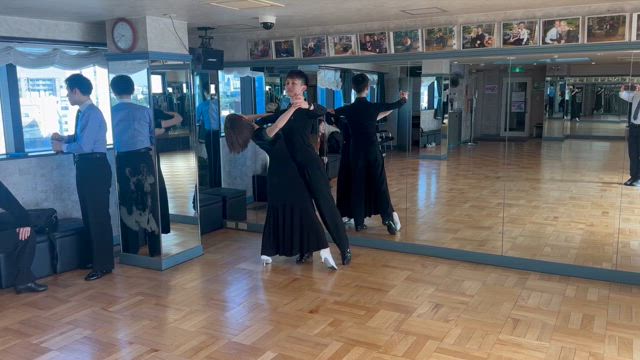 広い会場が必要→踊りをでかくする。の記事動画