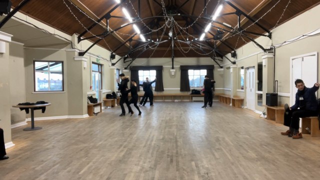 イギリスのメインディッシュ攻め。の記事動画