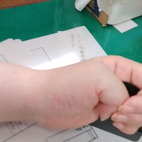 腕をコロコロ(肘のねじりの動作)の画像