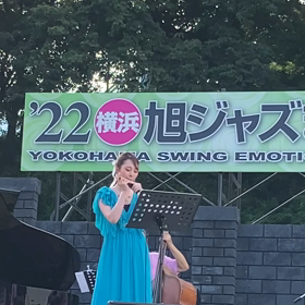 真赤な  太陽の画像