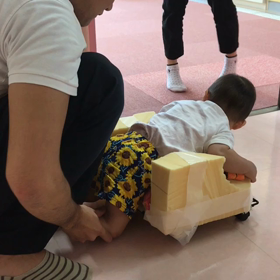 2歳1ヶ月❁PTでハイハイの練習？！の画像