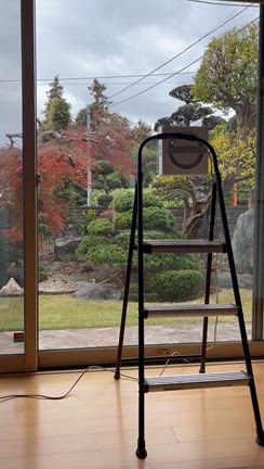 オヤジ部屋の窓拭きの記事動画
