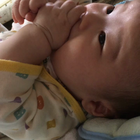 2ヶ月から話し始めた娘の独り言をやっと激写の画像