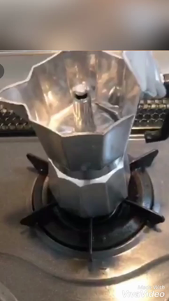初！直火式エスプレッソメーカーでカフェラテ作ってみたの記事動画