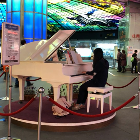 美麗な駅に美麗な音楽をの画像