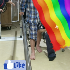 信頼するPTさんのもと初めての装具なし歩行練習の画像