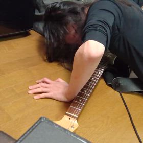 ギター腕立ての画像