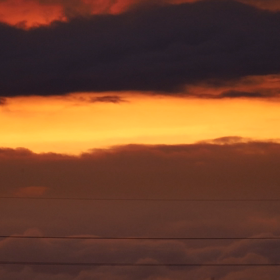 台風過ぎた後の夕日の画像
