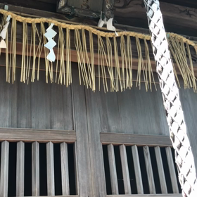 神社の野鳥の声の画像
