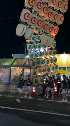 スリリングな秋田の竿燈まつりの記事動画