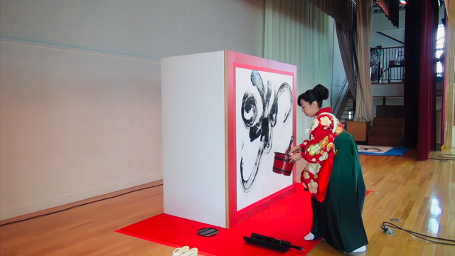 豊橋市立岩田小学校 芸術鑑賞会の記事動画