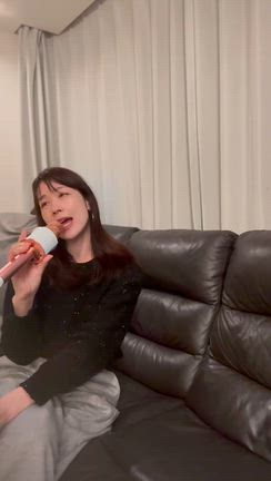 夕飯後のカラオケタイムの記事動画