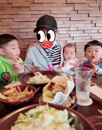 年子兄弟の3人育児の姿の記事動画