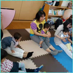 いずみ保育園子育て支援にて英語リトミックの画像
