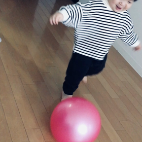1歳4か月　　サッカー練習の画像