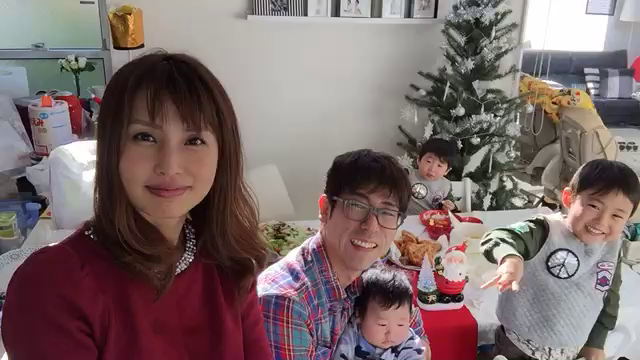 家族で ！ 「 メリー・クリスマス！」の記事動画