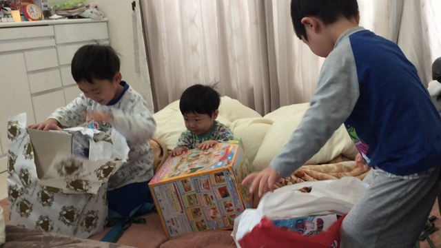 サンタさん！有難う！(☝︎ ՞ਊ ՞)☝︎の記事動画