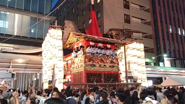京都・四条  祇園祭 (宵山)の記事動画