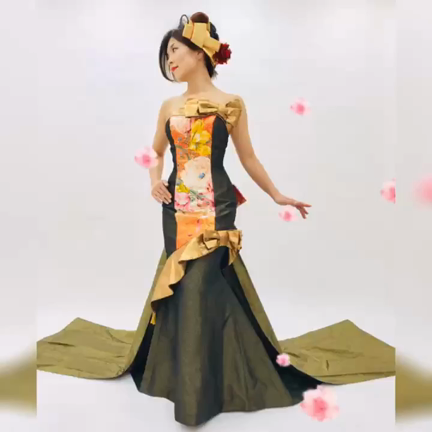パーティーにも着られそうな可愛らしいマーメイドドレス、オレンジカラーがポップな洋風柄和ドレスの記事動画