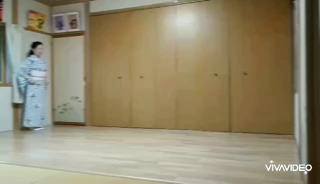 お稽古のご挨拶と髪結いの…練習!?の記事動画