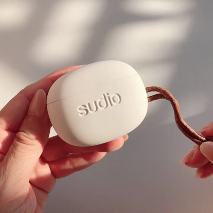 初のワイヤレスイヤホン sudioの記事動画