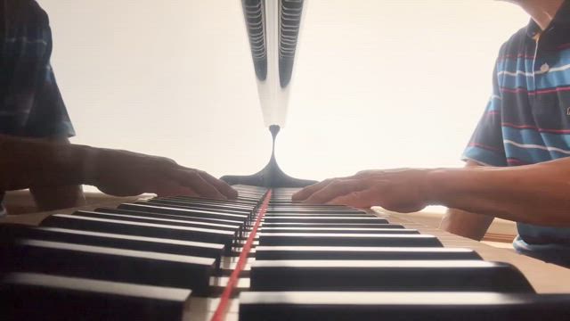 生徒さんの夢、ピアノカフェで貸切コンサート♫の記事動画