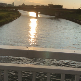 穏やかな夕暮れの画像