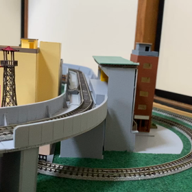 小型レイアウトで車両を走らせました。の画像