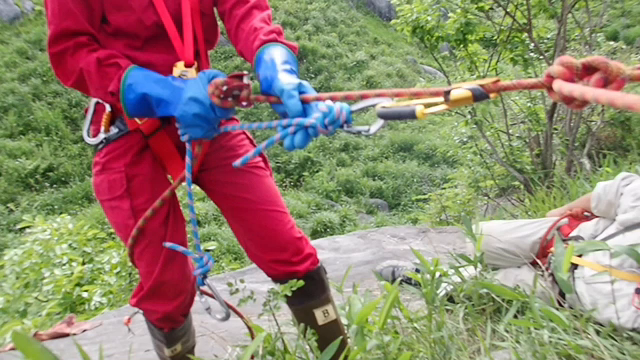 見晴らし台ドリーネ 牡鹿洞（みはらしだいどりーね、 おじかどう)竪穴訓練その１の記事動画