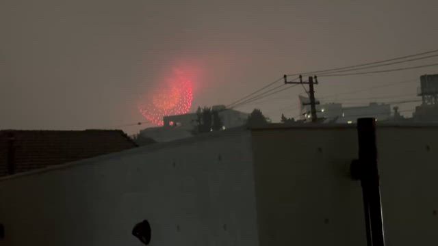 お祝いと花火の記事動画